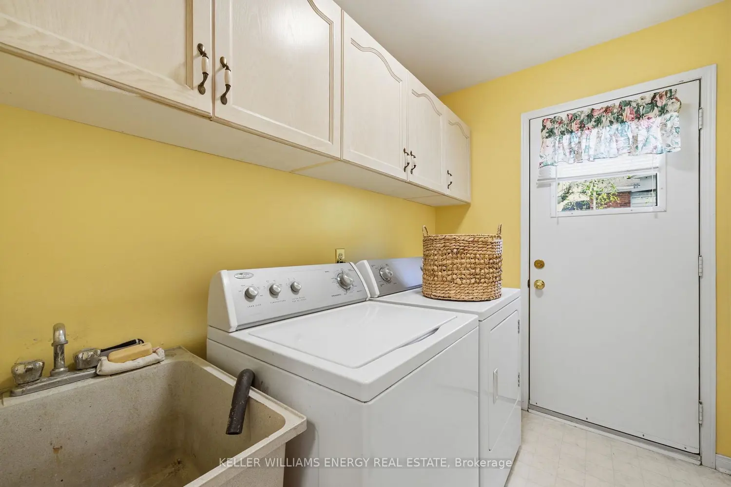 Additional image 12 of 1075 Ridgemount Boulevard