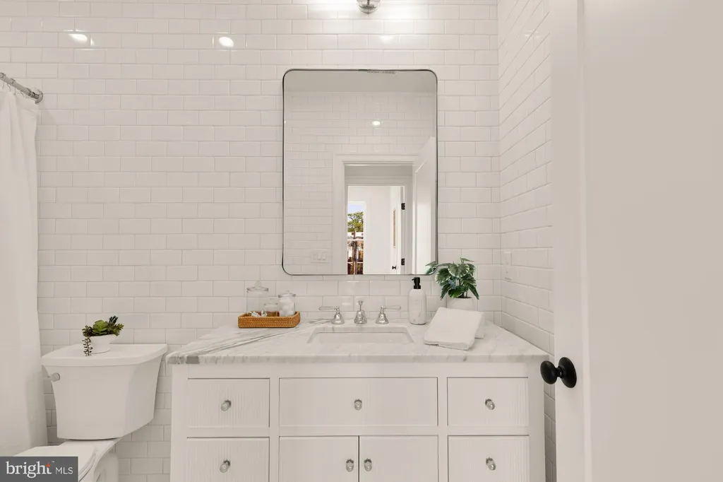 Additional image 27 of 1010 I Street NE, Washington, DC 20002