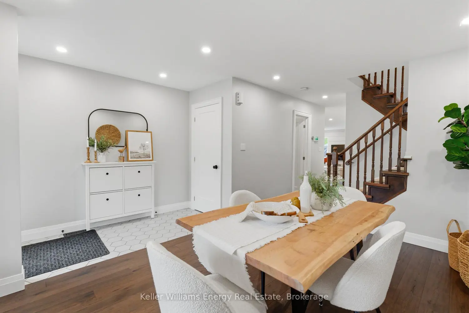726 Craighurst Court