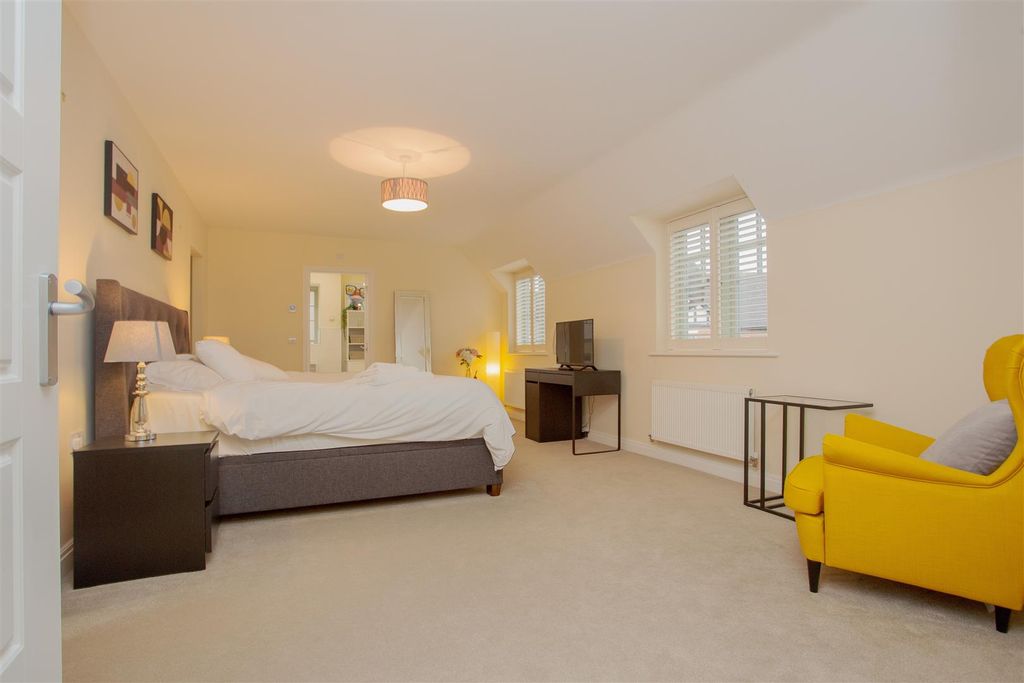 Additional image 18 of 5 bed detached house for saleVawser Crescent, Peterborough PE3