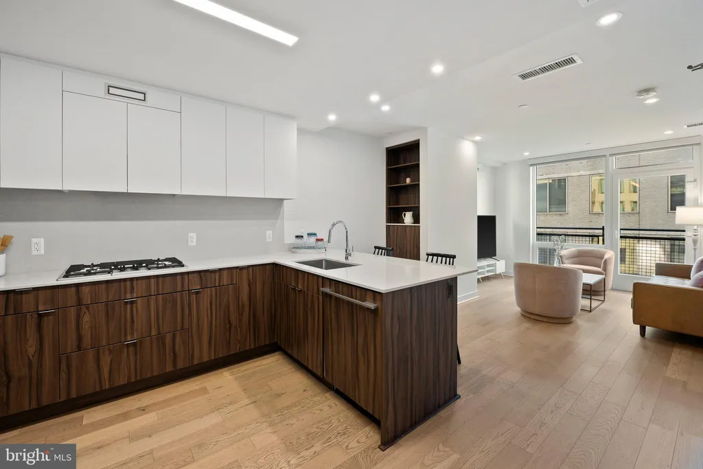 Additional image 20 of 37 L Street SE Unit 908, Washington, DC 20003