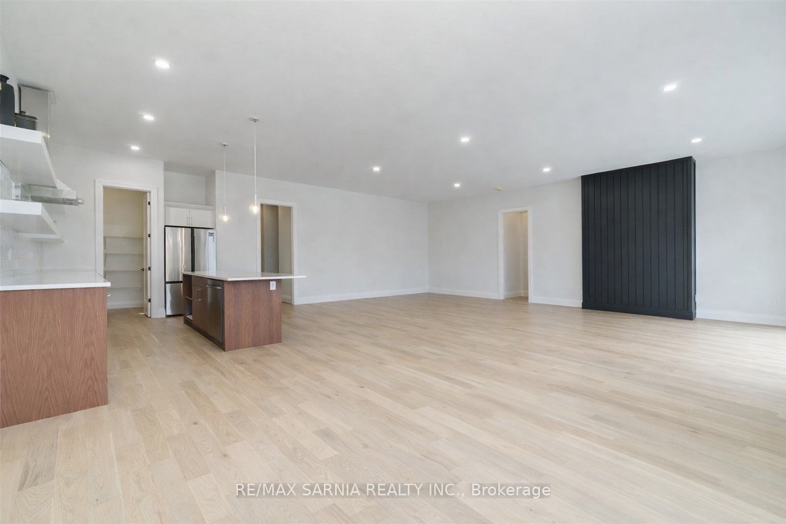 Additional image 2 of 601 Sweetbay Crescent, Sarnia, ON, N7S 0A8