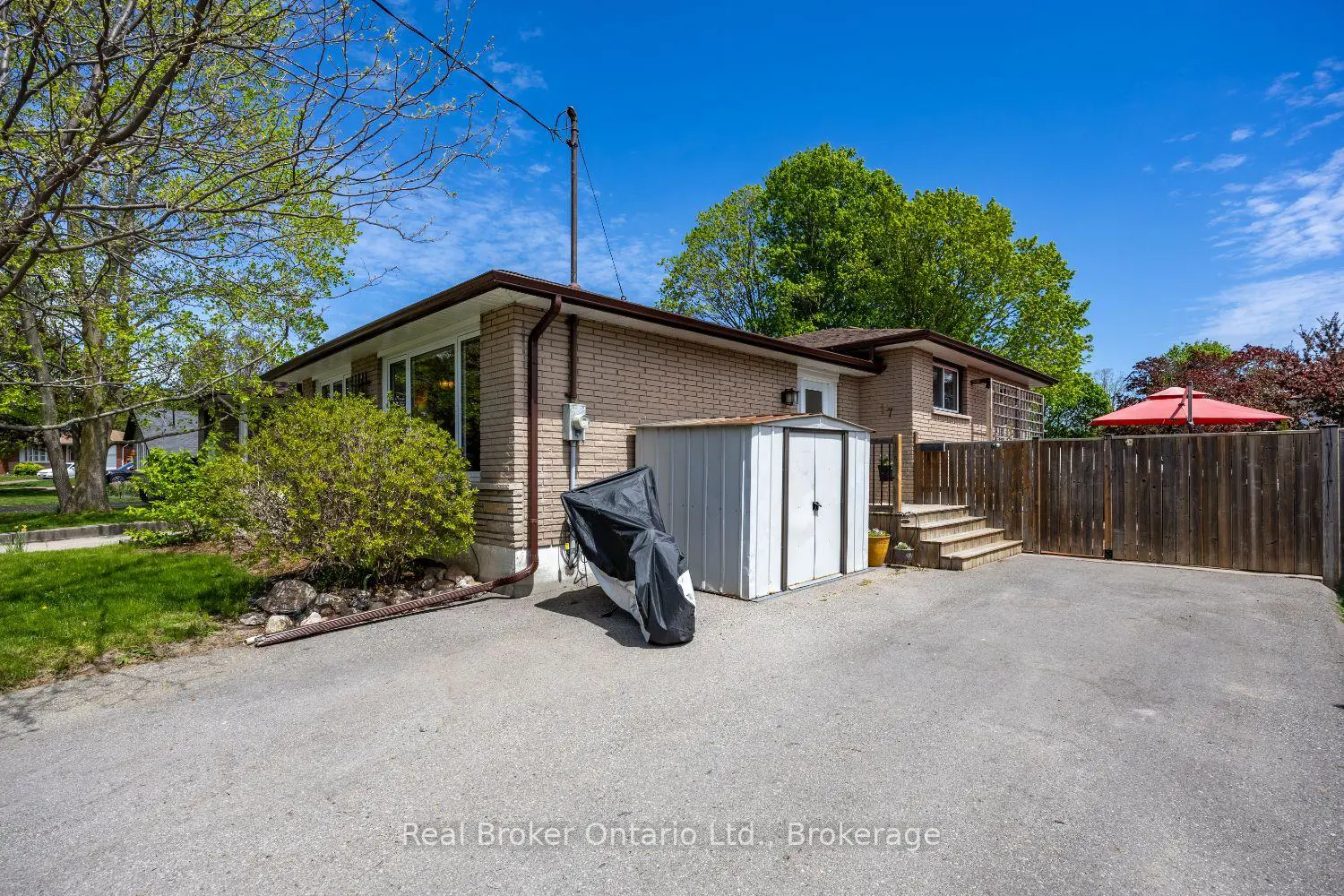 17 Strike Avenue photo 2