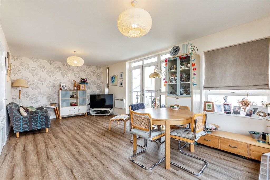 2 bed flat for saleNewfoundland Way, Portishead, Bristol, Somerset BS20