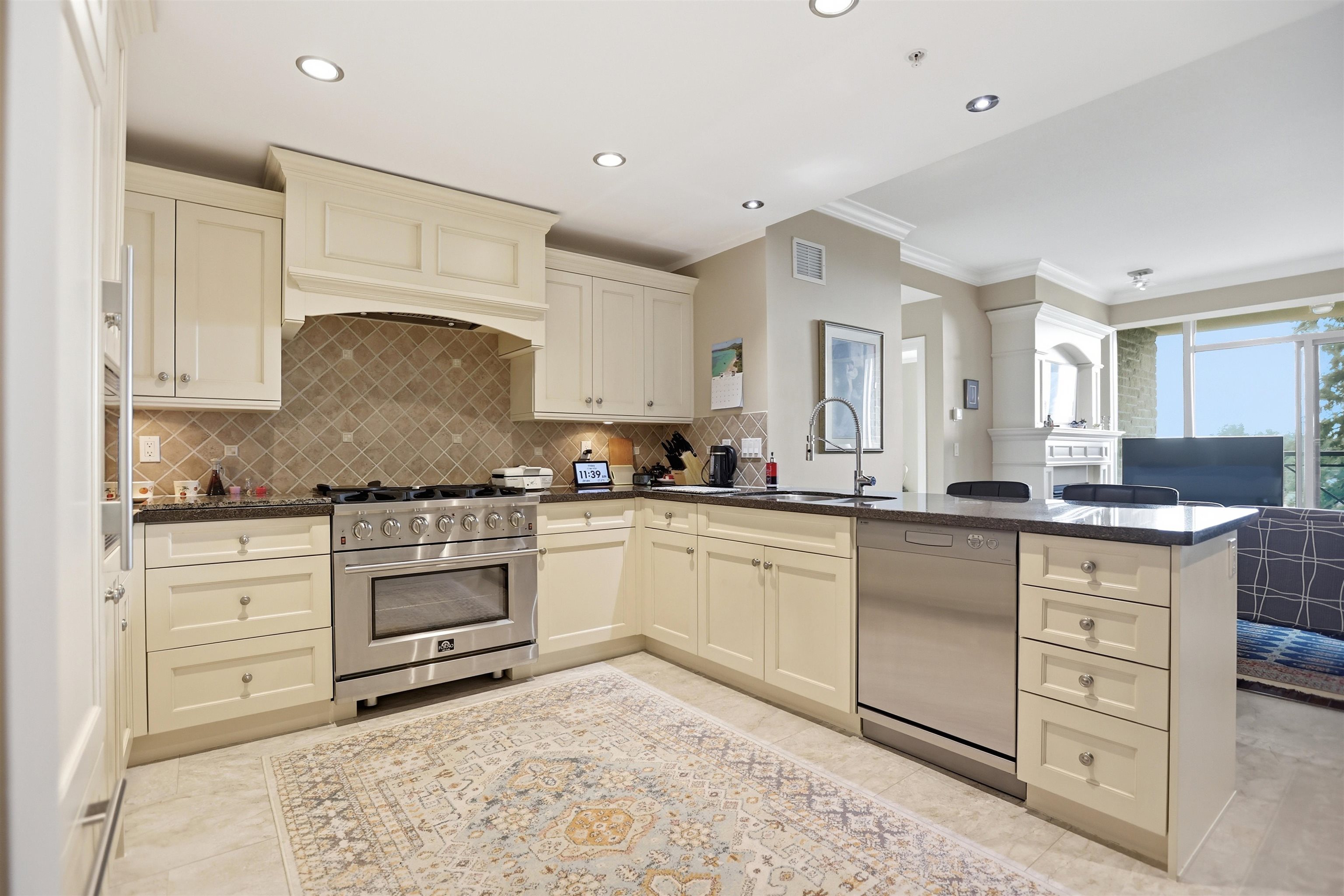 Additional image 3 of 402-15445 Vine Avenue, White Rock, BC, V4B 2T3