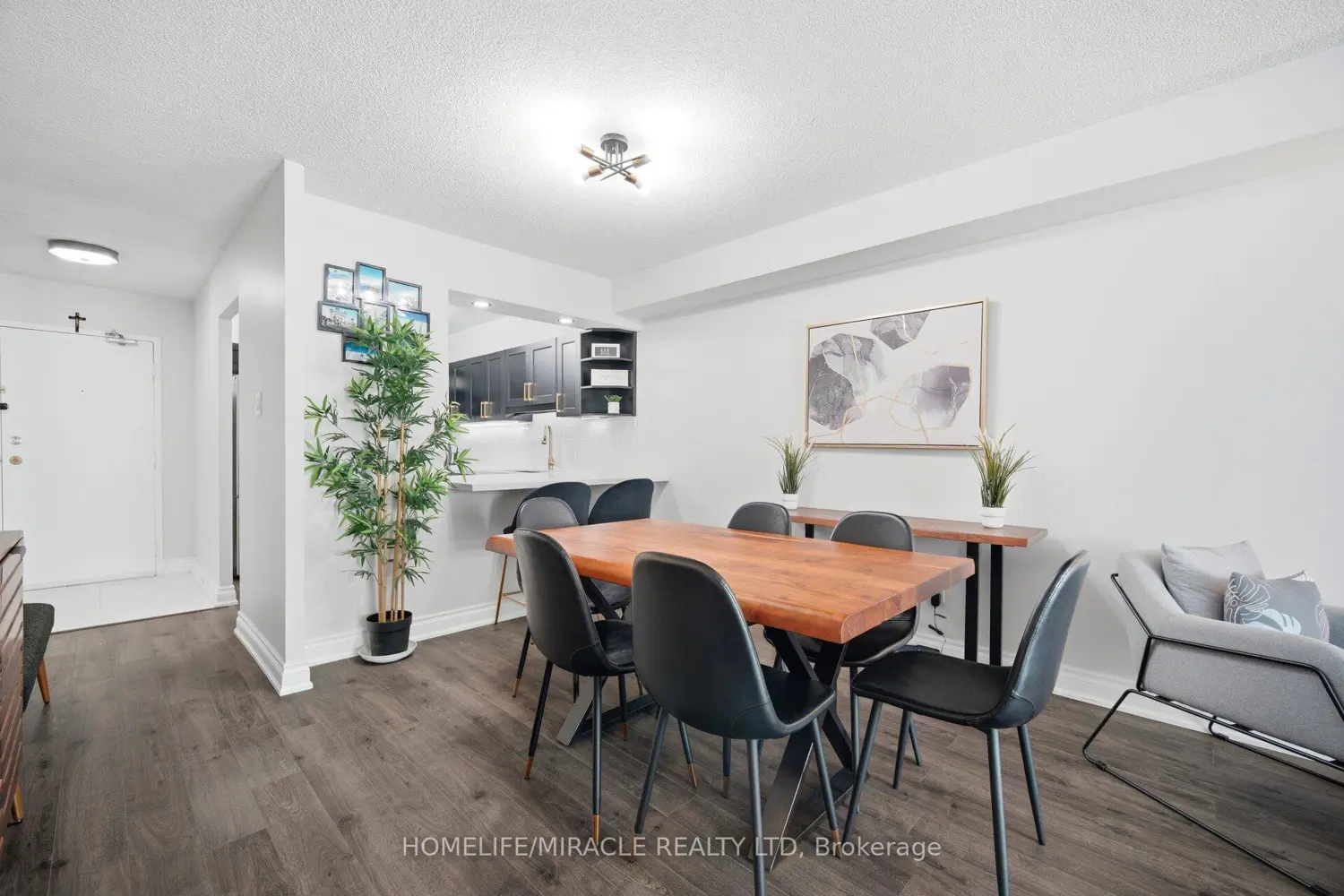 238 Albion Road 102 photo 5