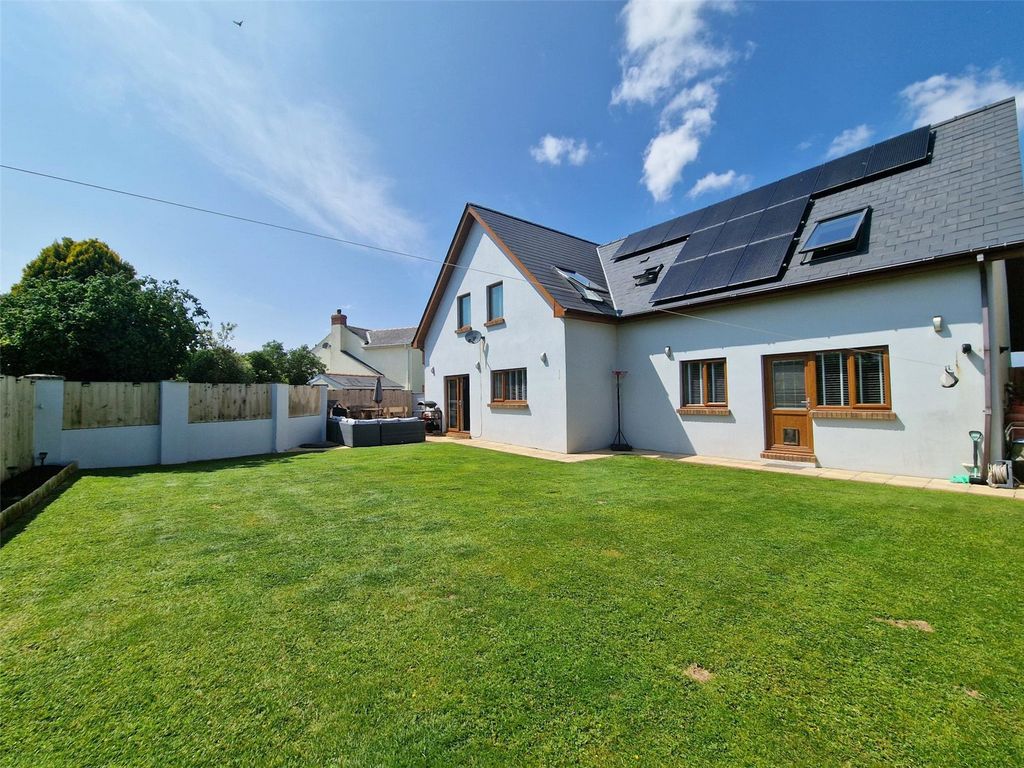 5 bed detached house for saleReginald Close, Hundleton, Pembroke SA71