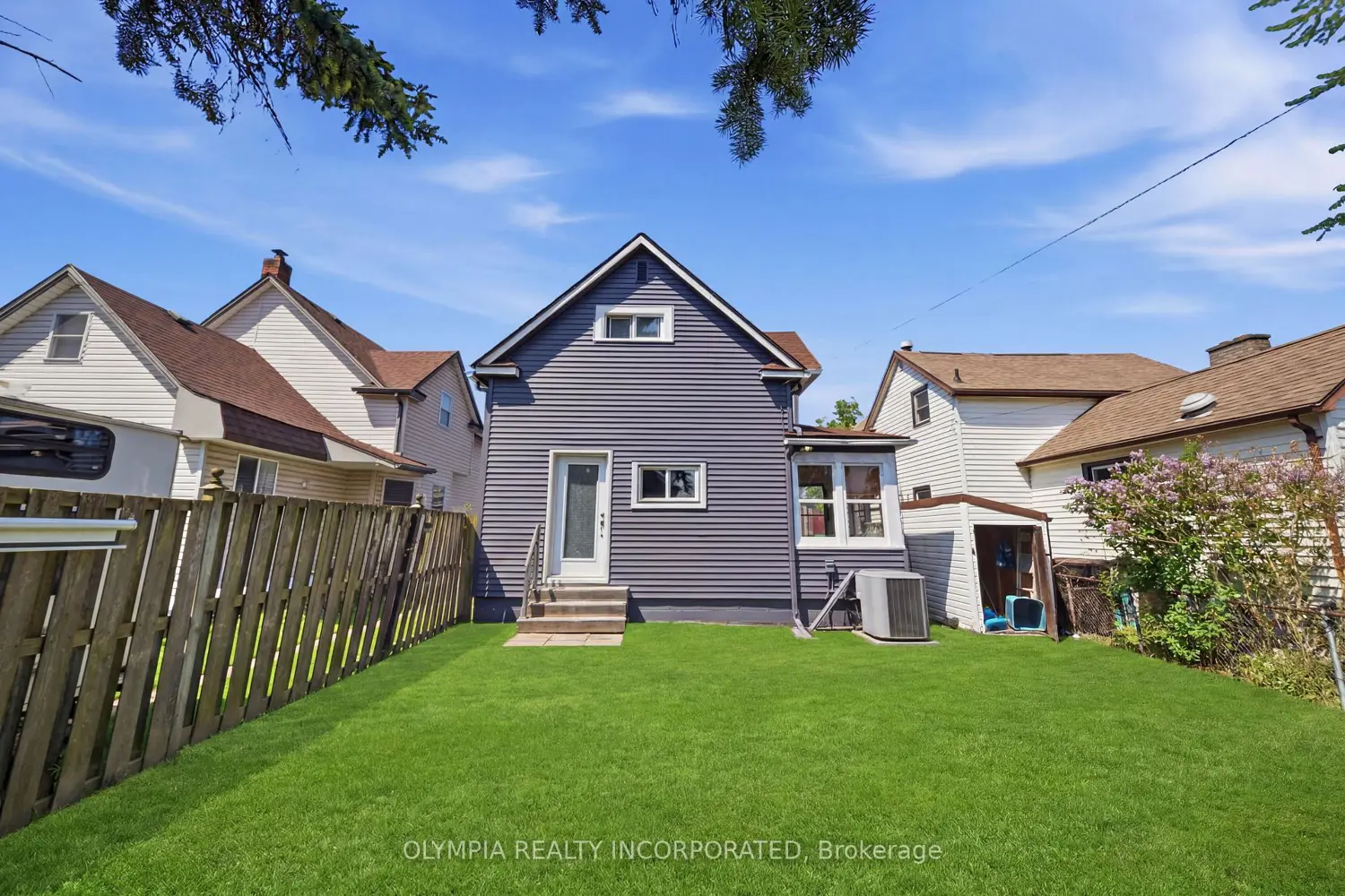 Additional image 13 of 215 Dufferin Street