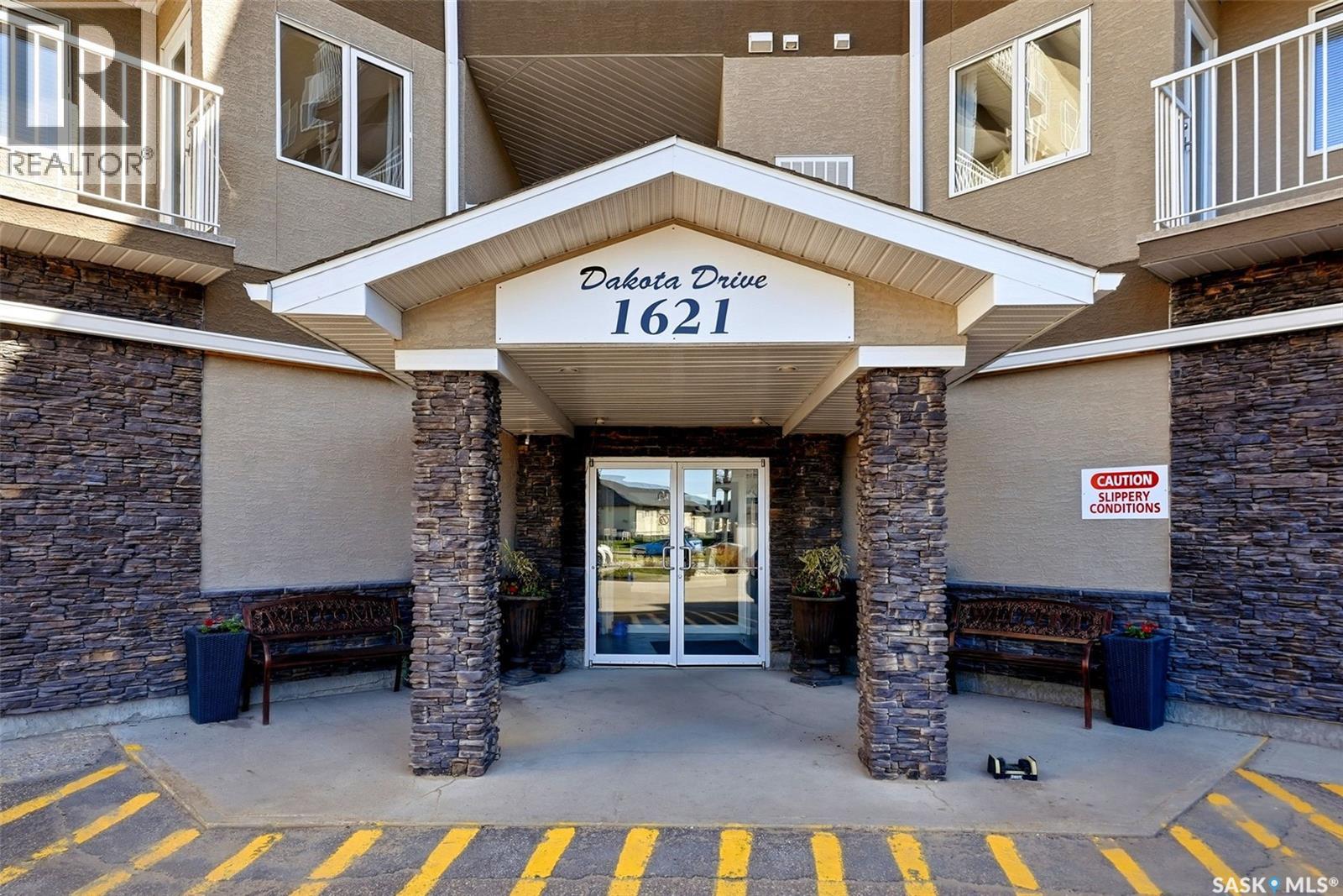 Additional image 2 of 217-1621 Dakota Drive, Regina, SK, S4Z0A8