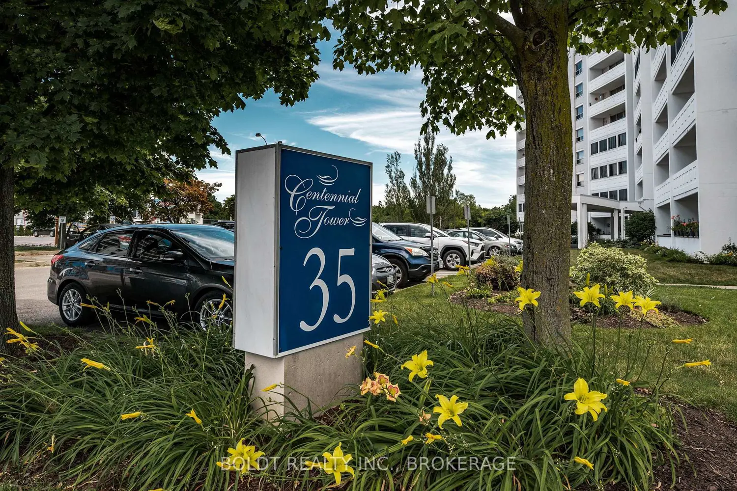 35 Towering Heights Boulevard 1008