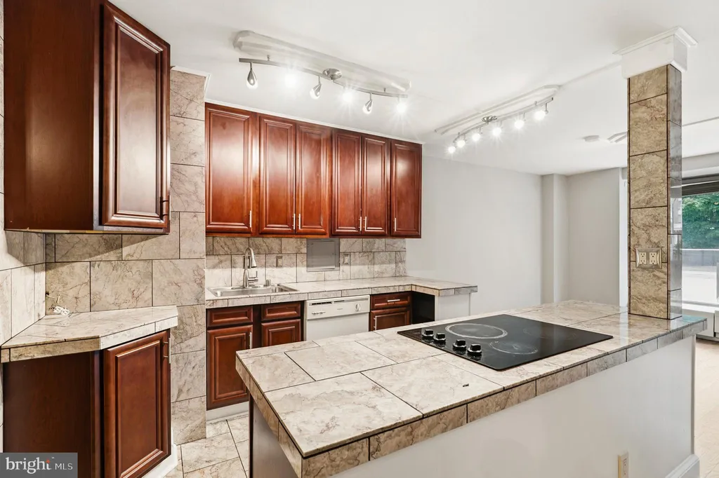 Additional image 12 of 410 O Street SW Unit 106, Washington, DC 20024