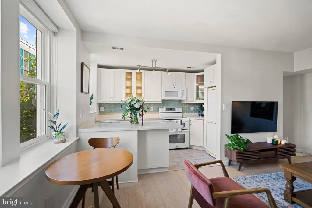Additional image 8 of 1920 S Street NW Unit 305, Washington, DC 20009