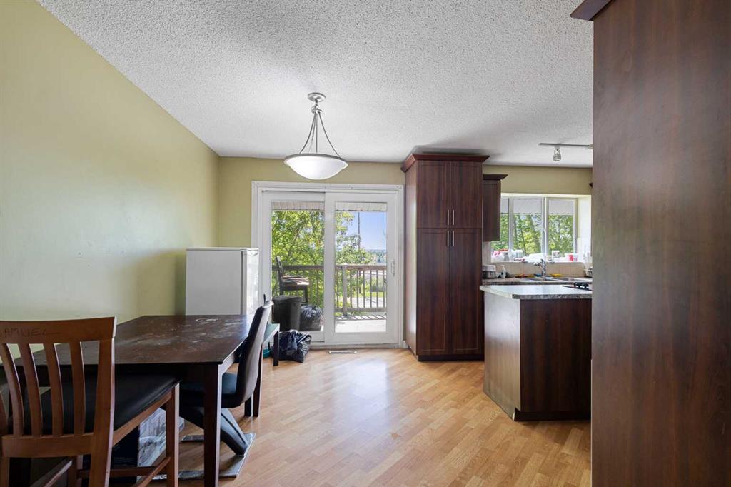 Additional image 2 of 5724 Dalmead Crescent NW, Calgary, AB, T3A1E6