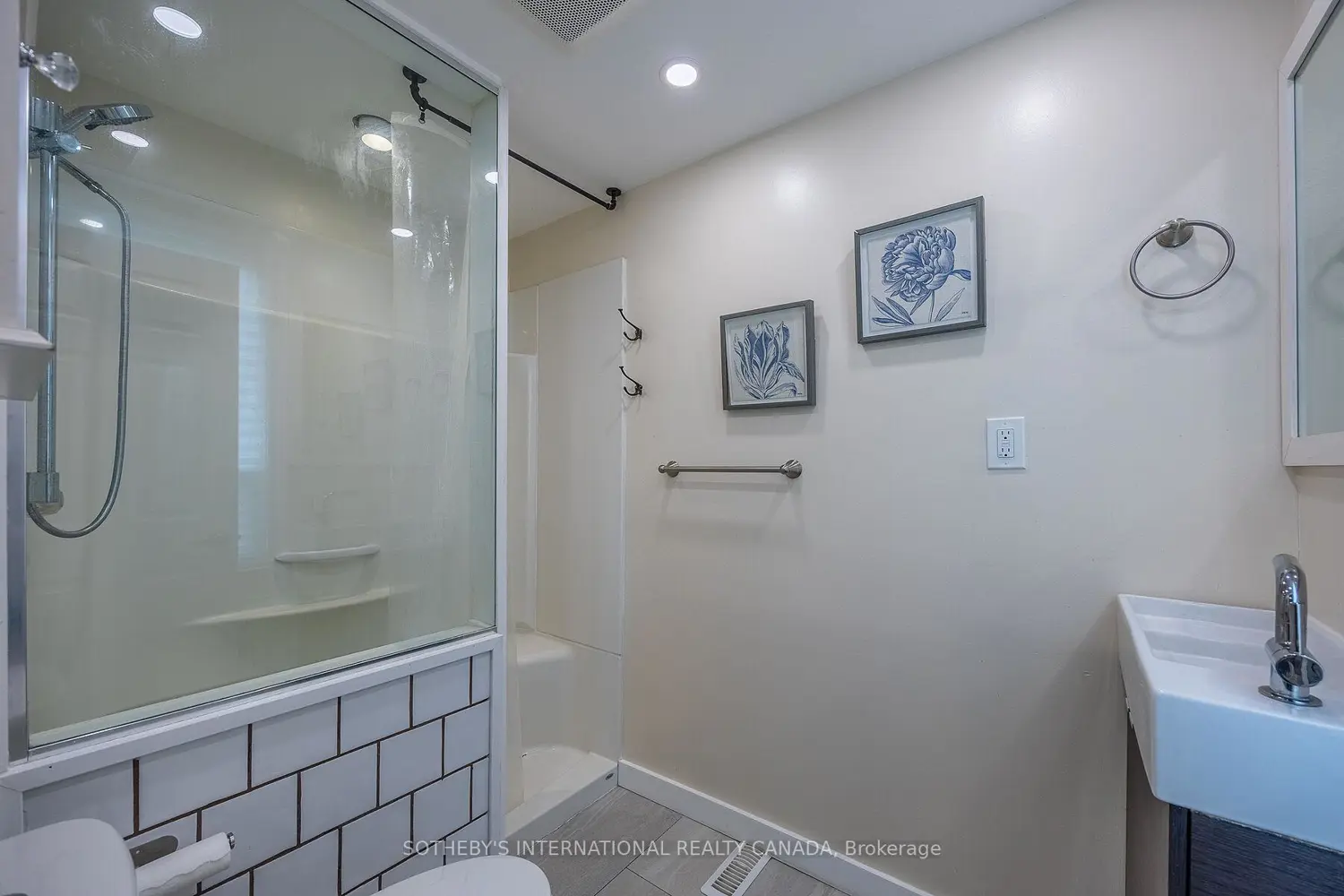 Additional image 7 of 5475 Lakeshore Road 113