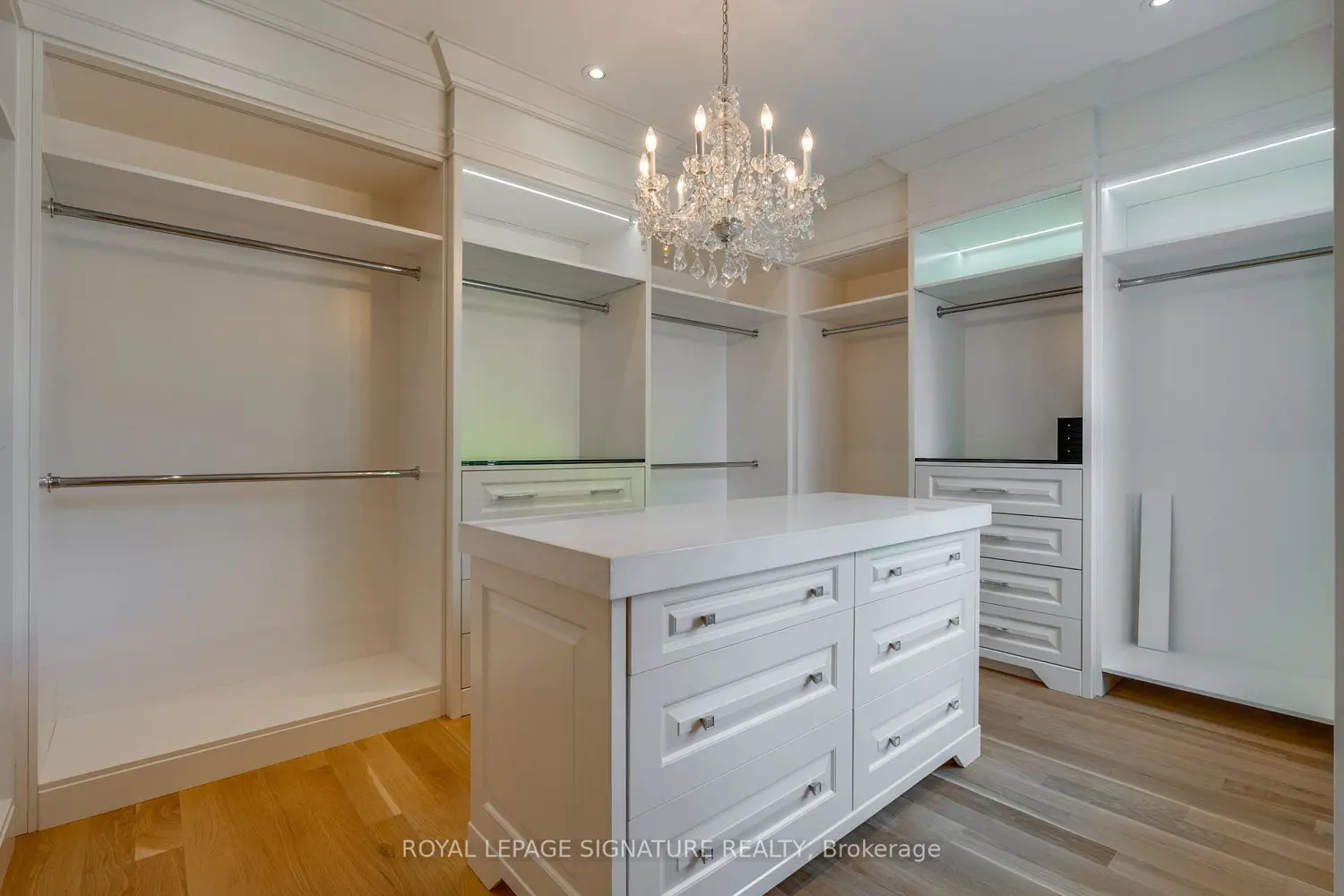27 Teddington Park Avenue photo 4