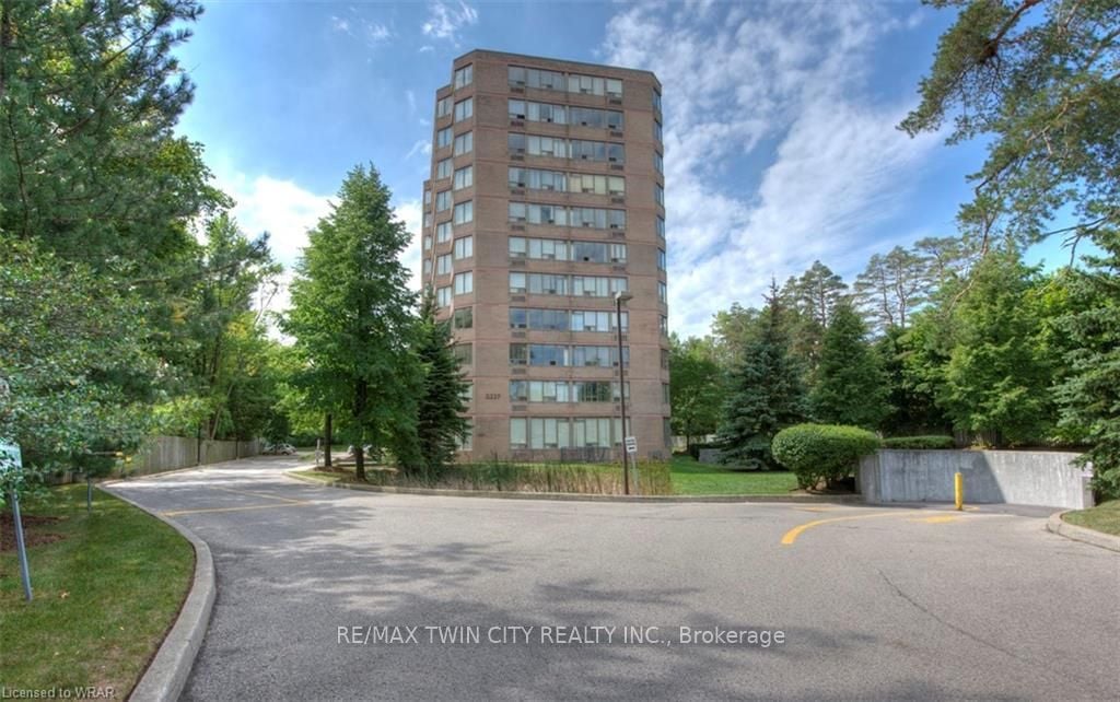 503-3227 King Street E, Kitchener, ON, N2A 3Z9