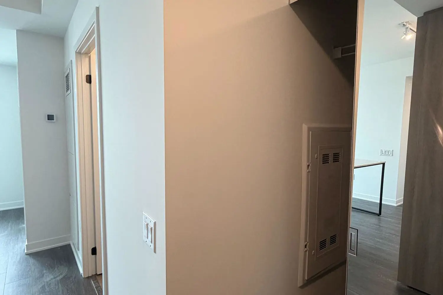 Additional image 19 of 2495 Eglinton Avenue 2409