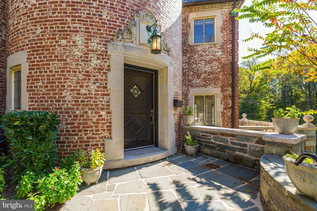 Additional image 2 of 2701 32nd Street NW, Washington, DC 20008