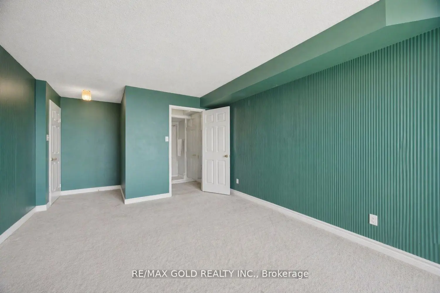 Additional image 9 of 2091 Hurontario Street 908