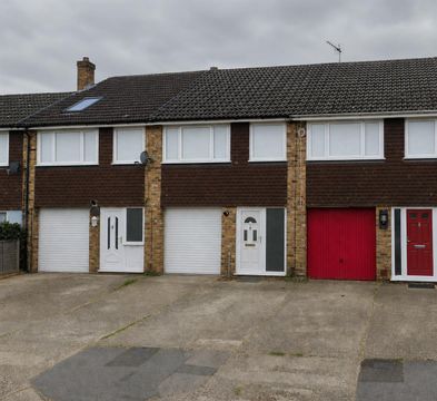 Hewens Road, Uxbridge UB10, Studio to rent