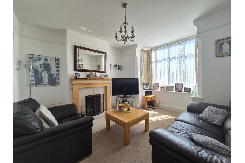 3 bed semi-detached house for saleDumpton Park Drive, Thanet, Ramsgate CT11 photo 3