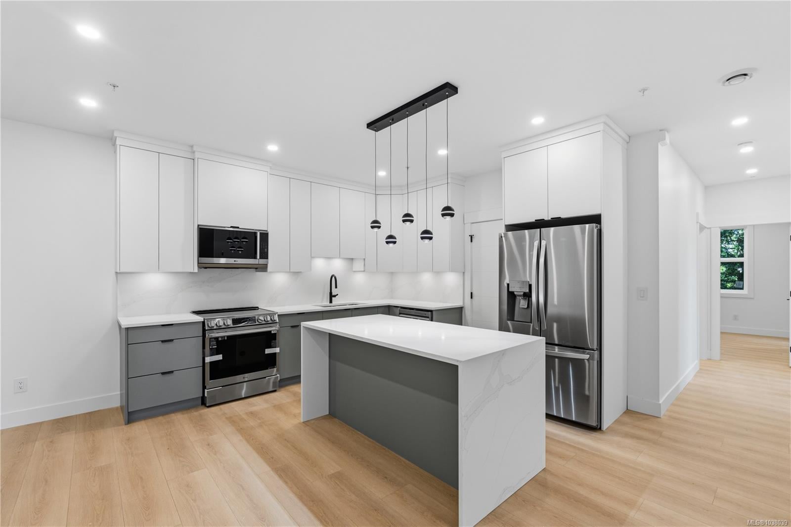 Additional image 5 of 101-5311 Toms Trnabt, Nanaimo, BC, V9T 5M9