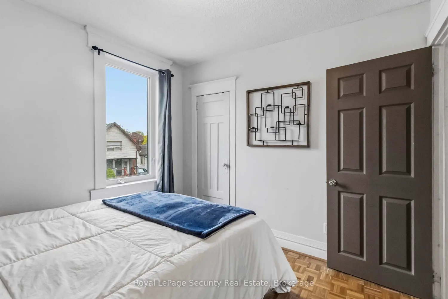 27 Holley Avenue photo 3