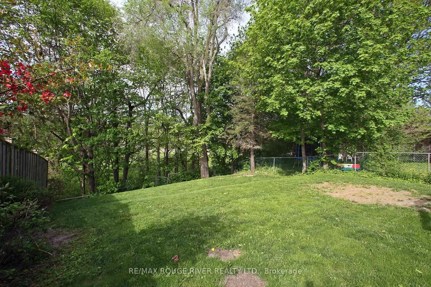 19 Thornbeck Drive photo 5