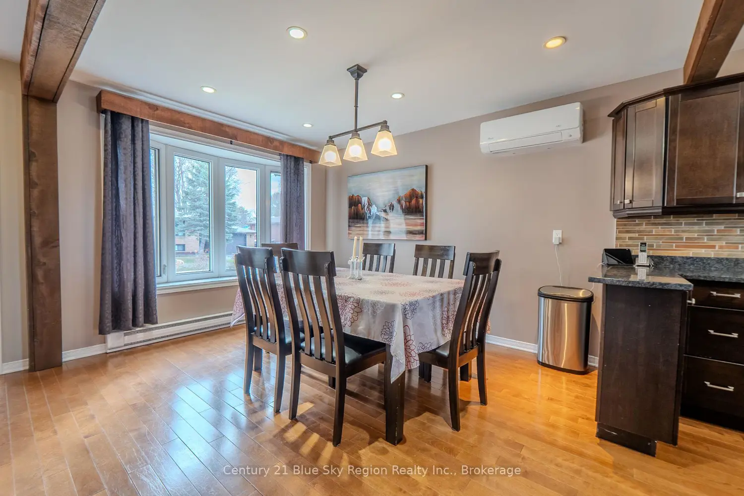 Additional image 10 of 25 Rowe Avenue