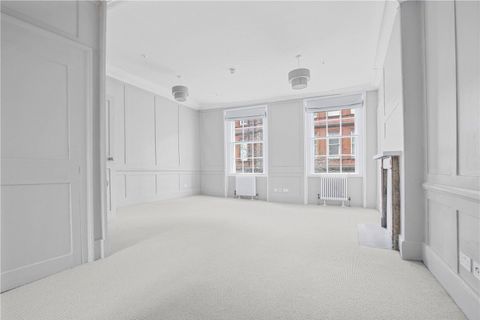 Great Ormond Street, London WC1N
