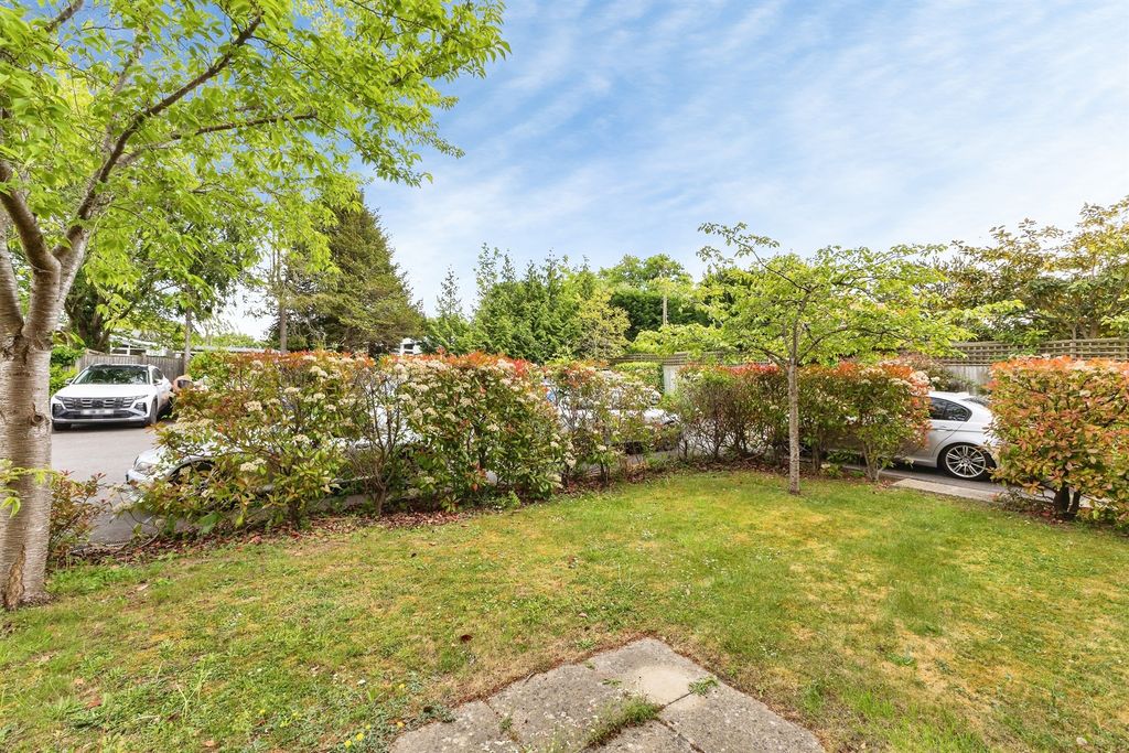 Additional image 8 of 2 bed flat for saleWallingford Road, Goring, Reading RG8