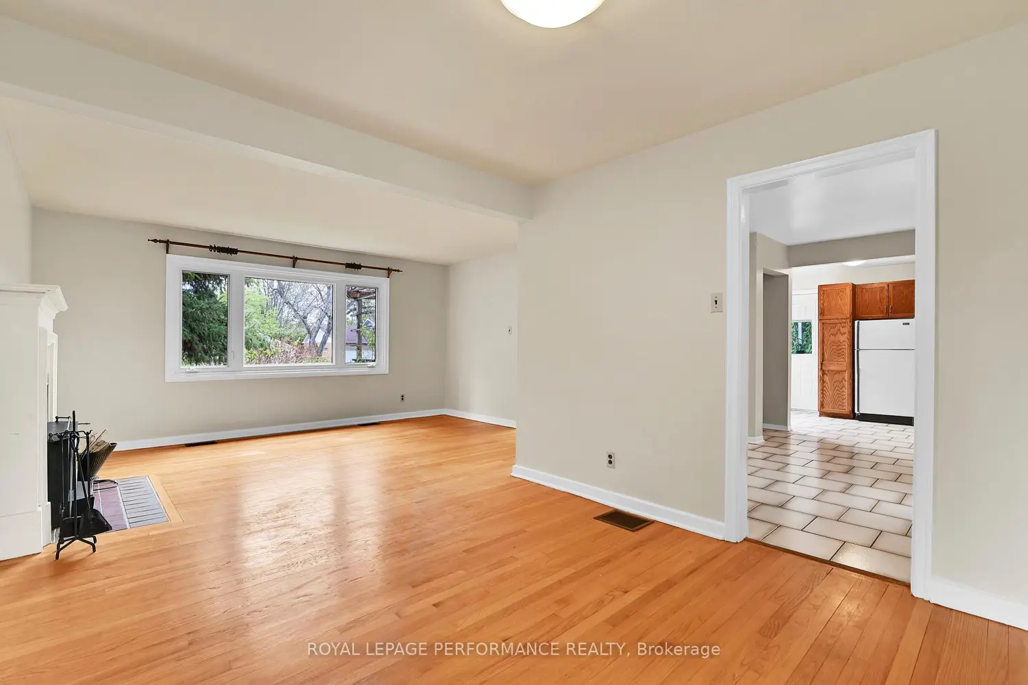 77 Canter Boulevard photo 2