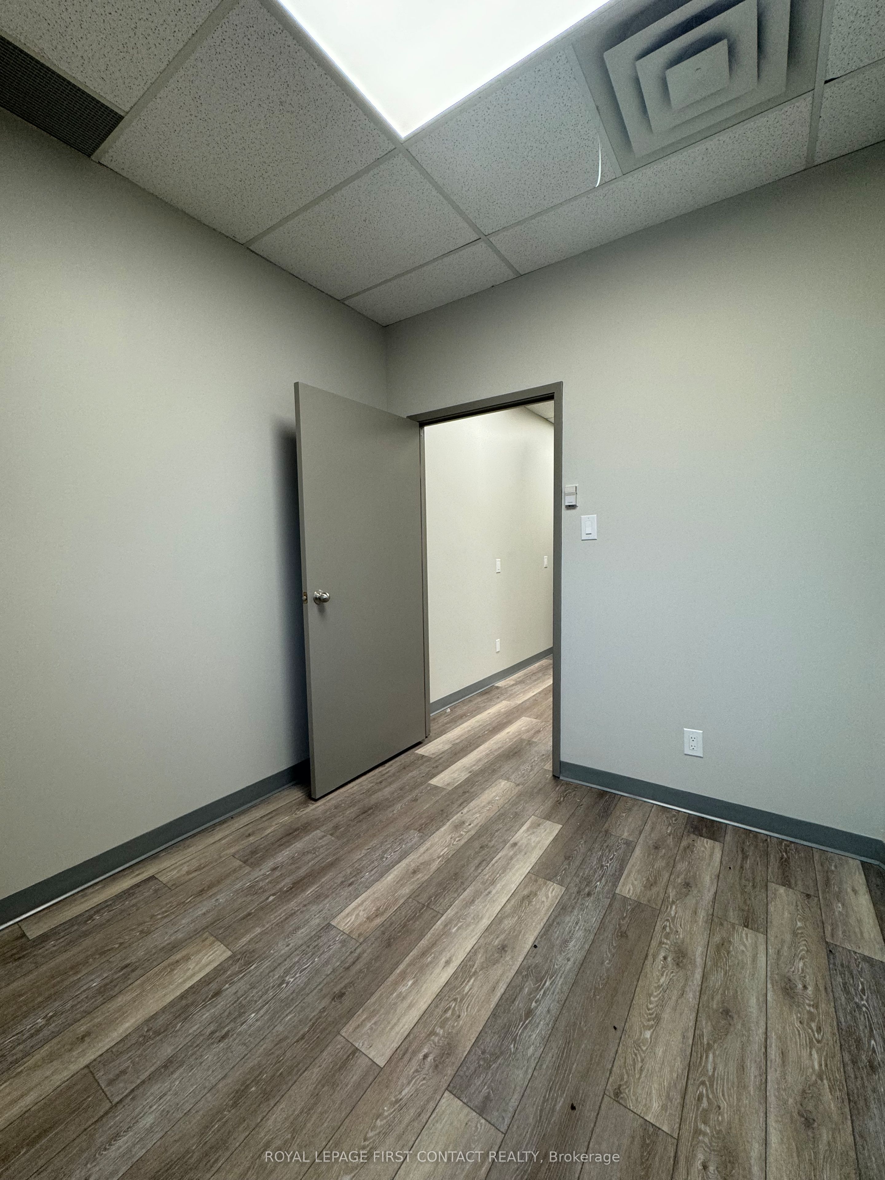 Additional image 2 of 200-11 Ferris Lane, Barrie, ON, L4M 5N6