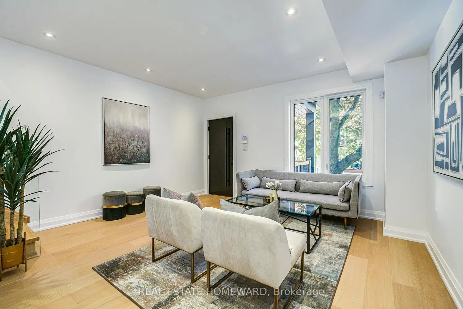 28 Richard Avenue photo 3
