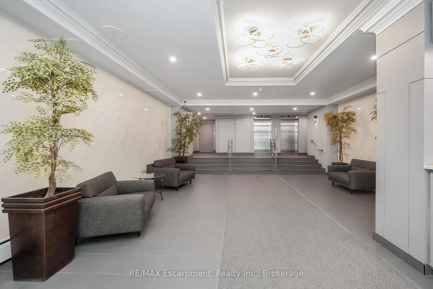 Additional image 12 of 975 Warwick Court 1501