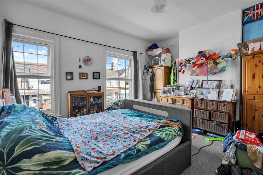 Additional image 12 of 4 bed terraced house for saleWelholme Road, Grimsby DN32