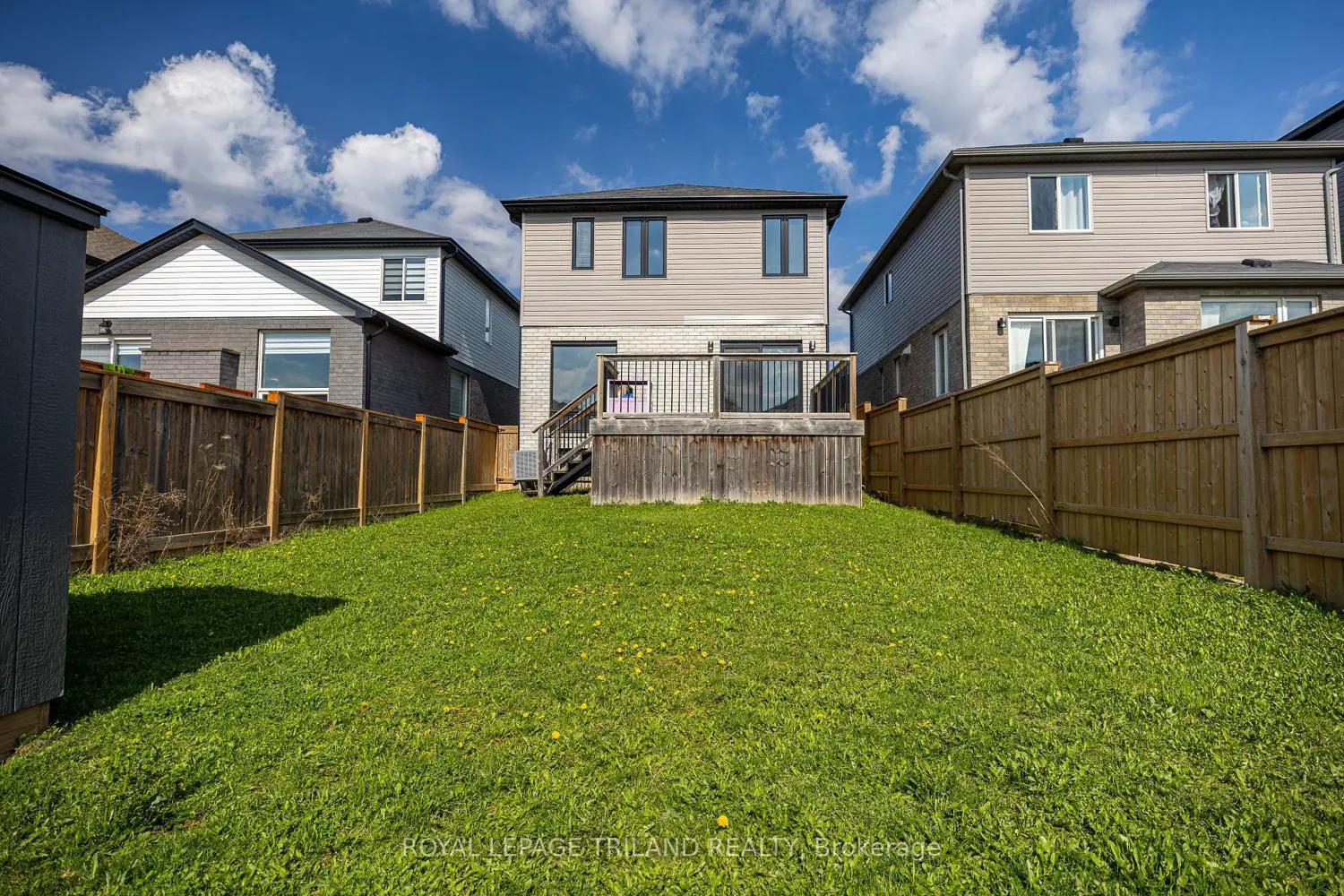 Additional image 17 of 1994 Foxridge Crescent
