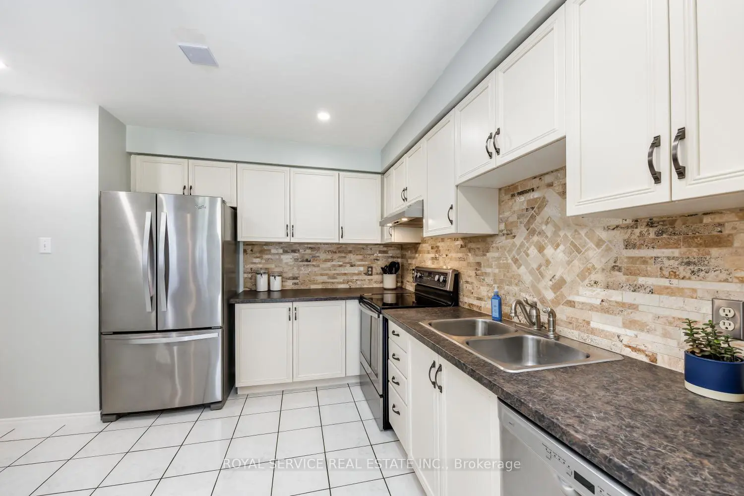 54 Galbraith Court photo 2