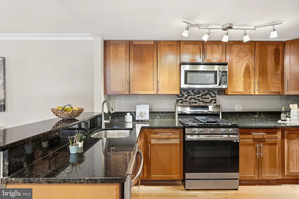 Additional image 8 of 14 S Street NE Unit 201, Washington, DC 20002