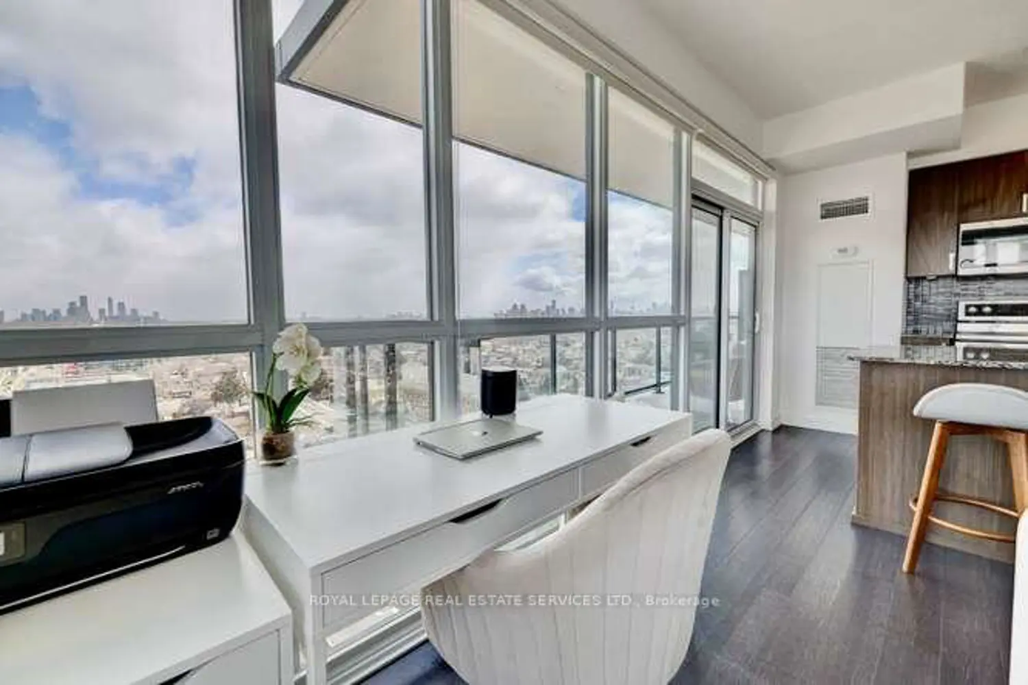 1603 Eglinton Avenue 1109 photo 3