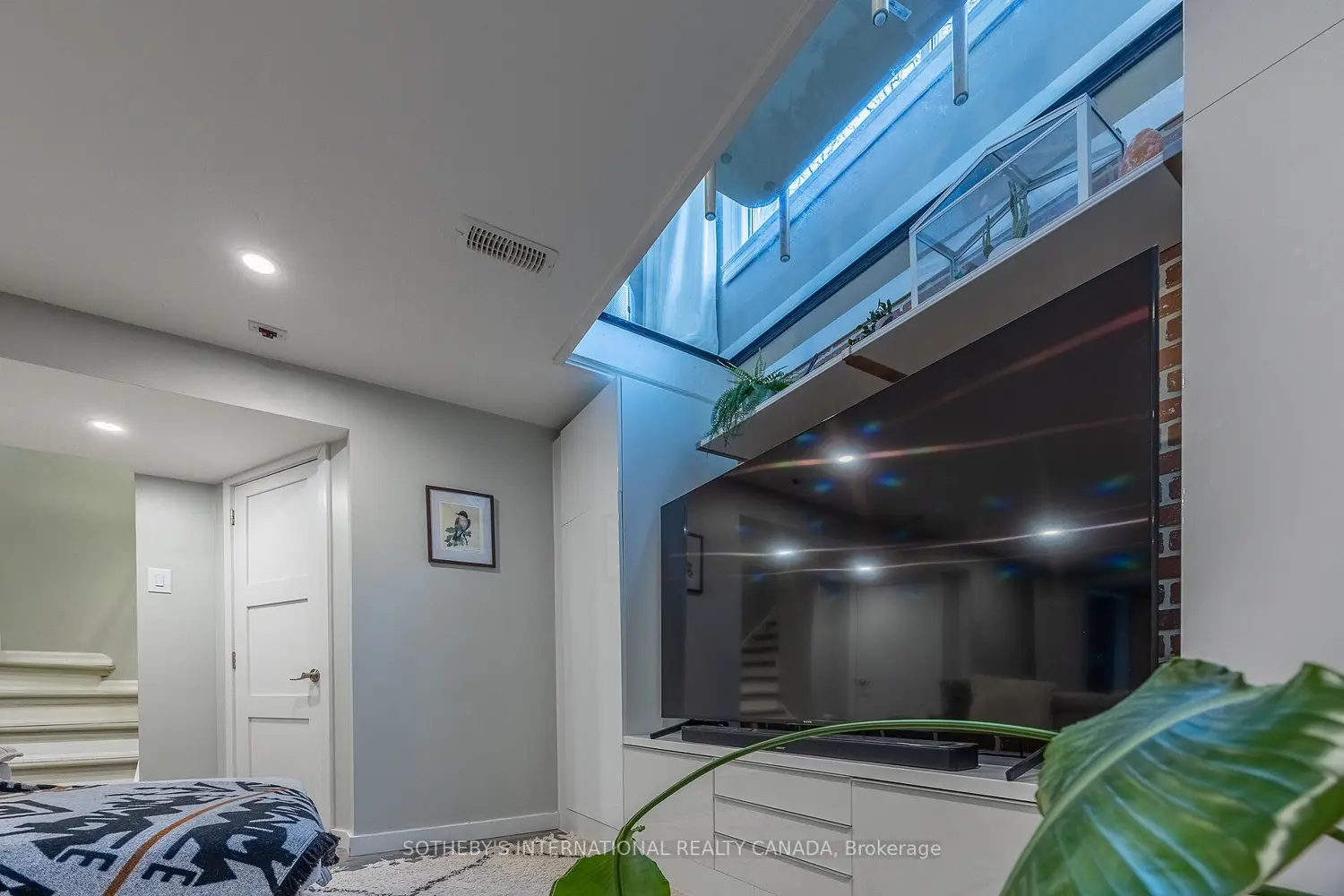 Additional image 19 of 5475 Lakeshore Road 113