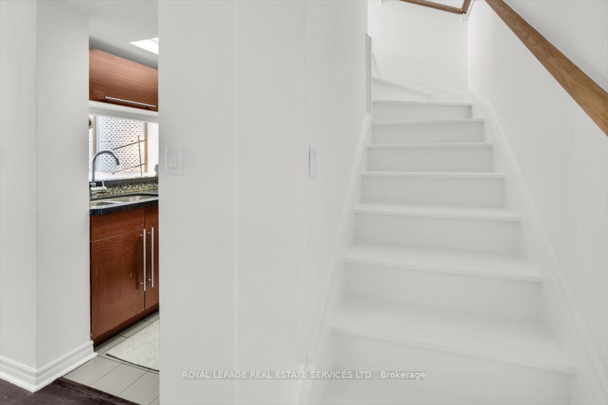 Additional image 3 of 1202-222 The Esplanade N/a, Toronto, ON, M5A 4M8