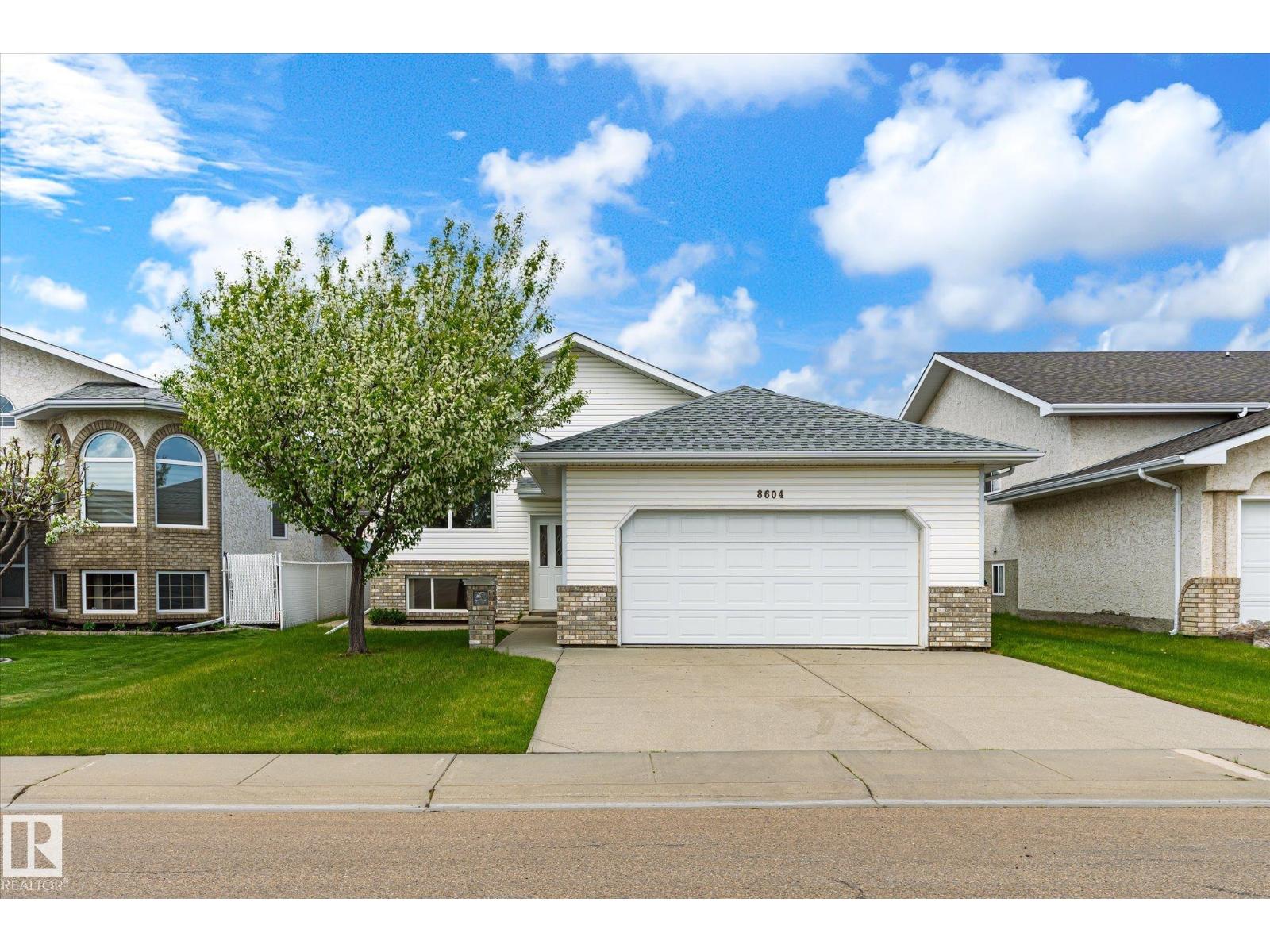 8604 157 Avenue NW, Edmonton, AB, T5Z3B3