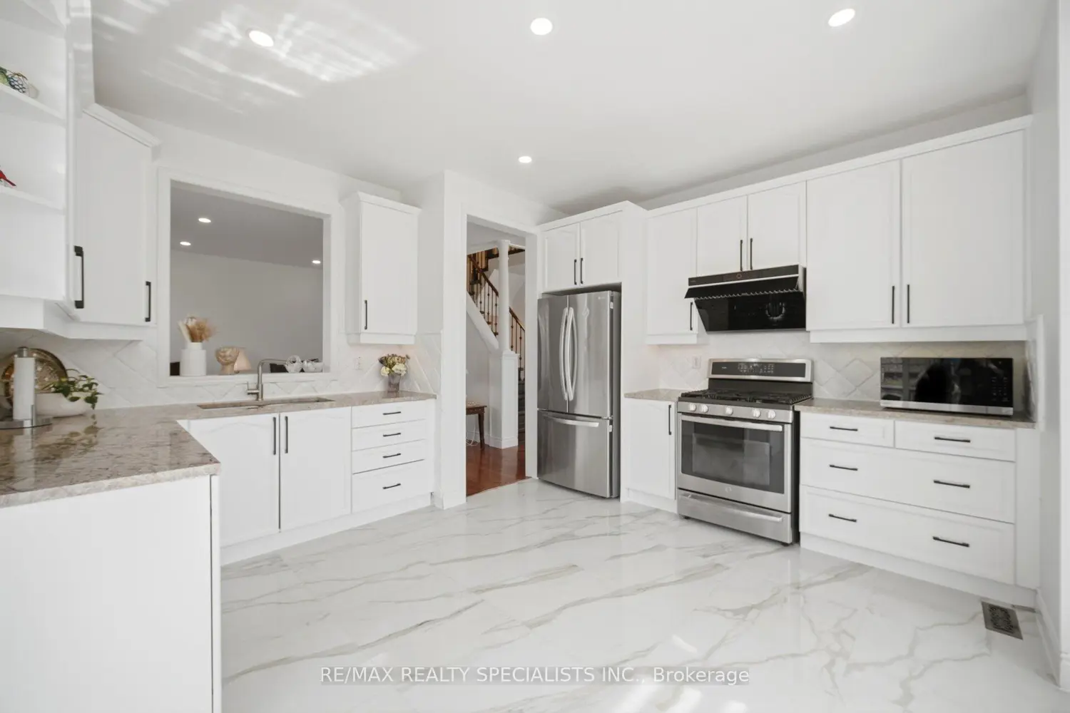 Additional image 9 of 3855 Thomas Street