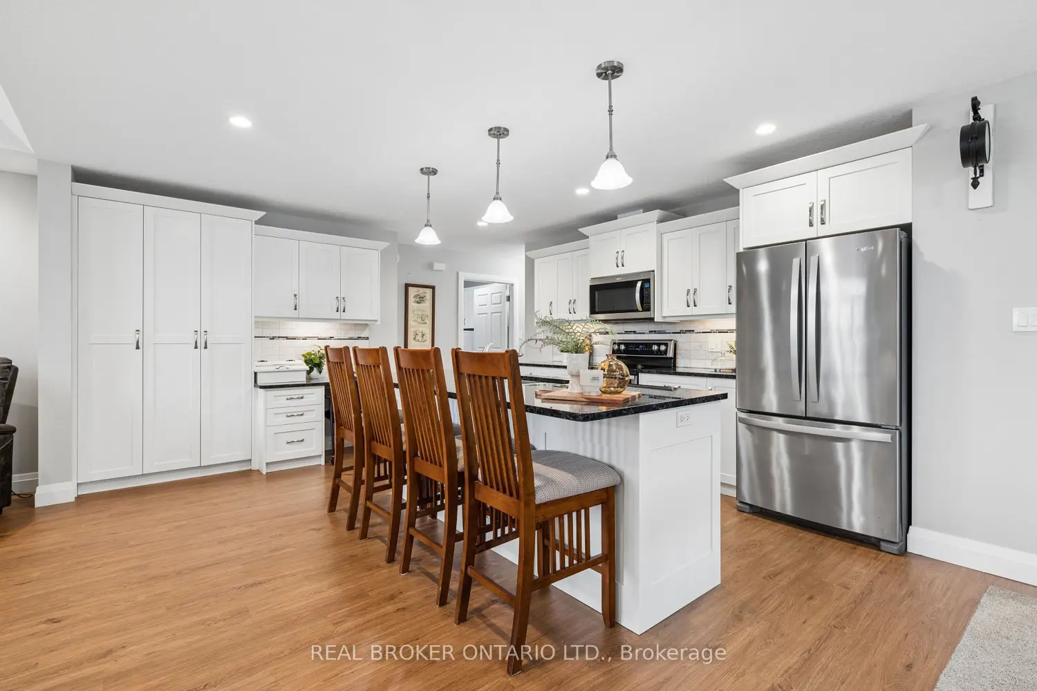 480 Grand Trunk Street photo 5
