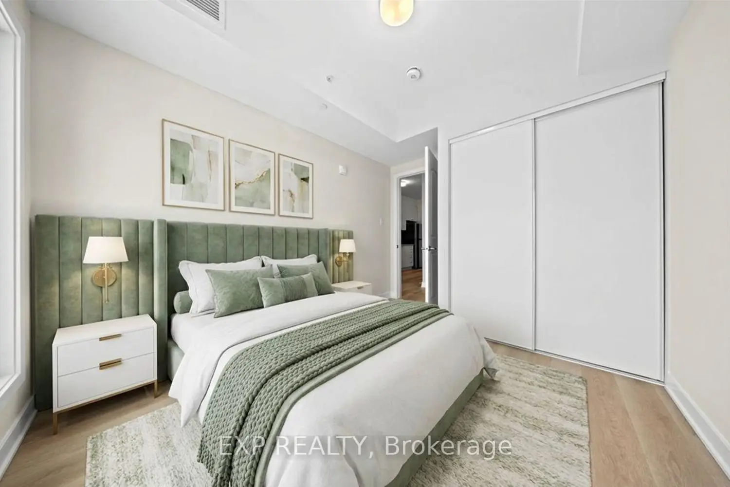 2376 Tenth Line Road 212 photo 2