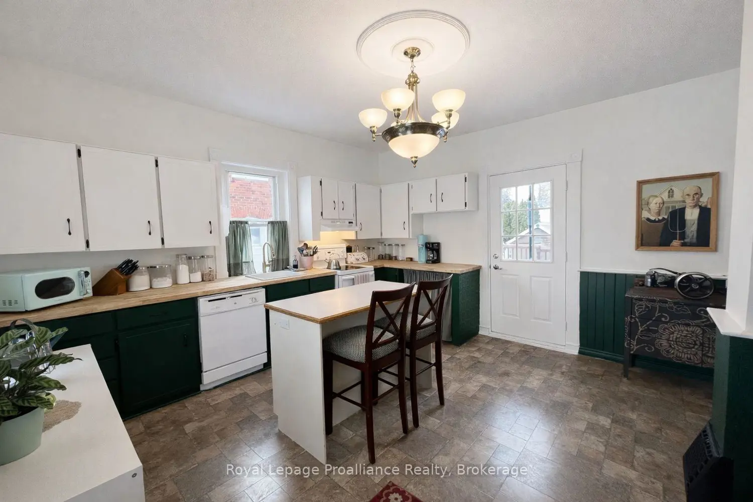 Additional image 10 of 308 Bleecker Avenue