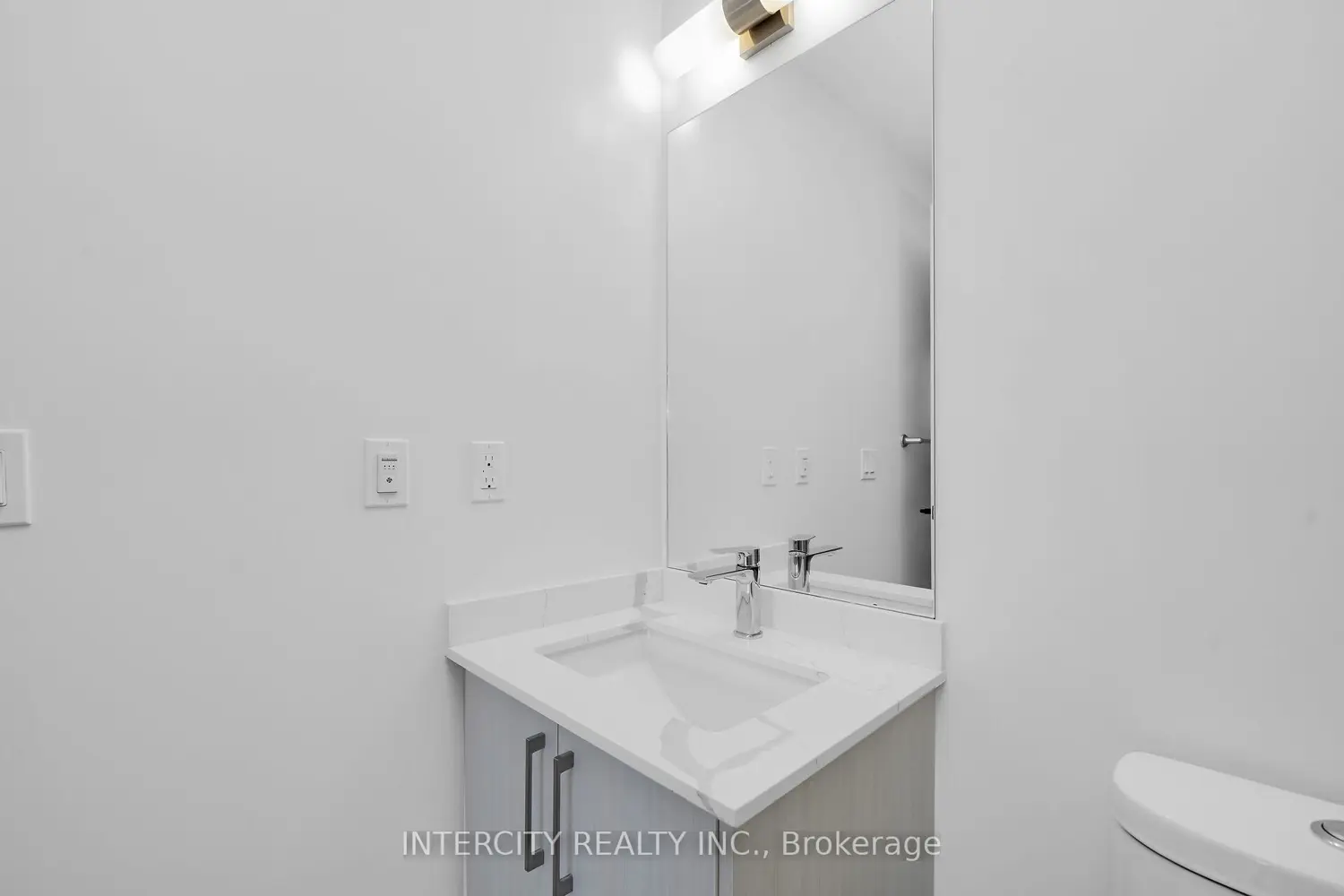 Additional image 9 of 2075 King Road 326