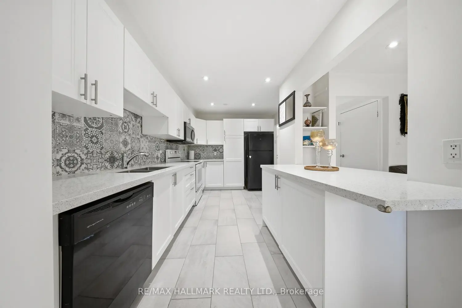 Additional image 5 of 6240 Montevideo Road 19