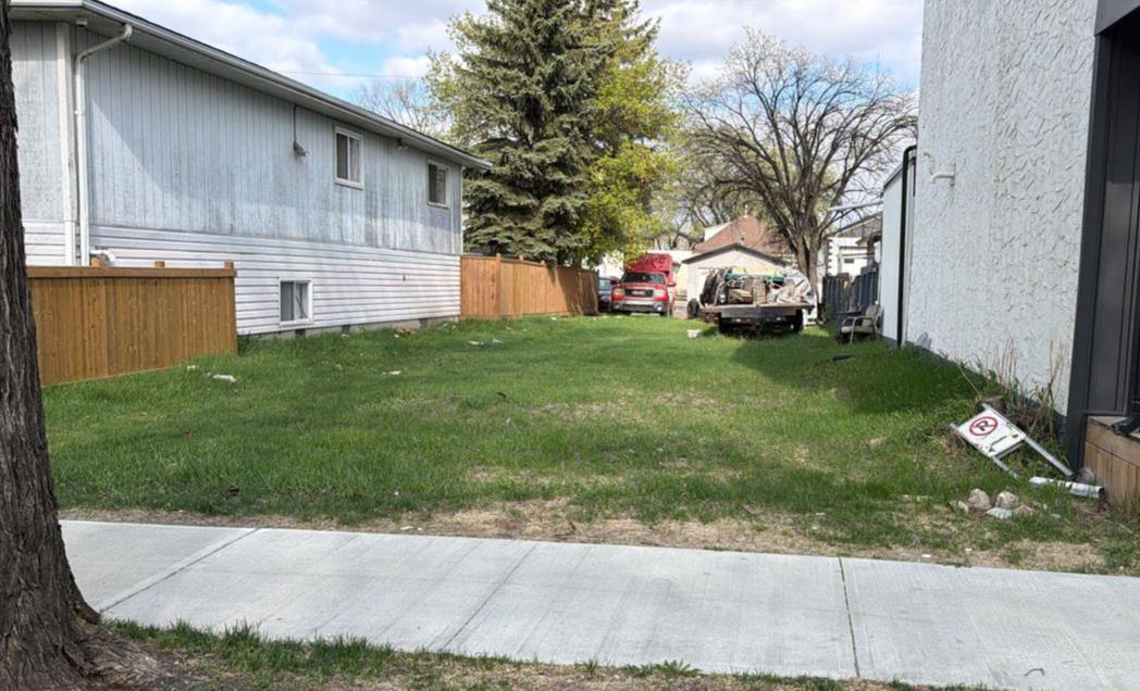 Additional image 2 of 12713 119 Street, Edmonton, AB, T5E5M2